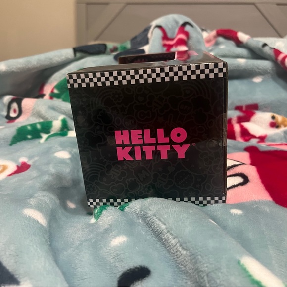 Hello kitty race car - Picture 4 of 4